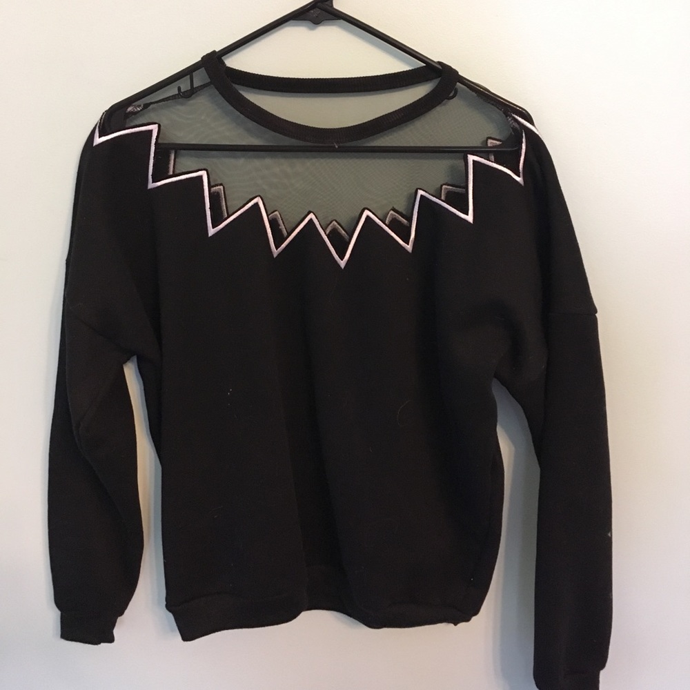 Mesh neck applique jumper / swestshirt